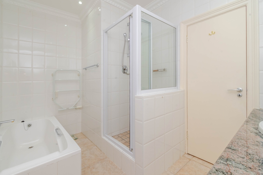 3 Bedroom Property for Sale in Sea Point Western Cape